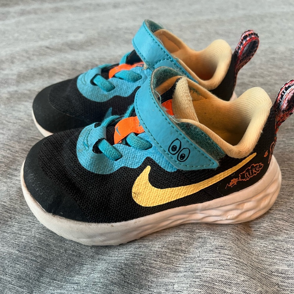 Nike toddler shoe